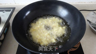 爆土豆丁的做法步骤：2