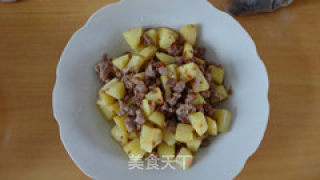 爆土豆丁的做法步骤：4