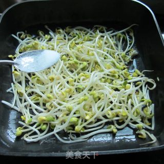 素炒豆芽菜的做法步骤：3