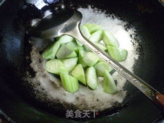 剁椒丝瓜的做法步骤：4
