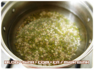 【薏米绿豆汤】祛湿清热的做法步骤：5