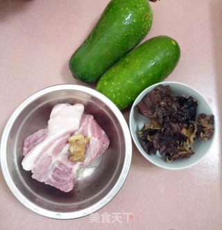 【满足的一大锅】节瓜肉丸汤的做法步骤：1