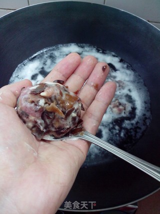 【满足的一大锅】节瓜肉丸汤的做法步骤：4