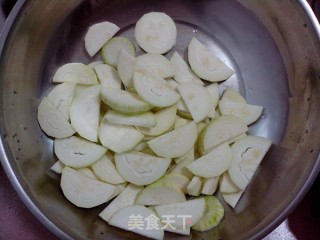 【满足的一大锅】节瓜肉丸汤的做法步骤：7