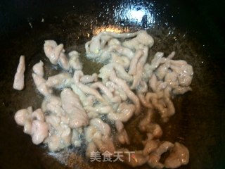 青椒肉丝的做法步骤：2