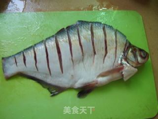 清蒸孔雀鳊鱼的做法步骤：3