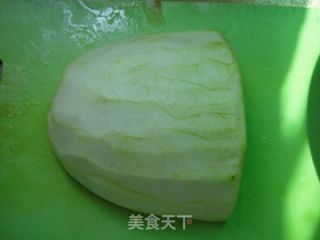 清炒西瓜皮的做法步骤：1