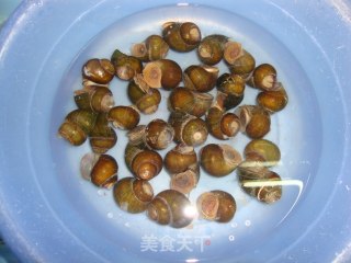 【酸笋田螺煲】----吃再多也不用担心需要减肥，哈哈的做法步骤：1