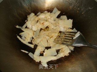 【酸笋田螺煲】----吃再多也不用担心需要减肥，哈哈的做法步骤：5