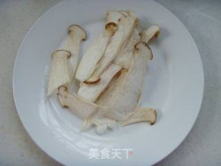 浓郁美味---黑椒杏鲍菇的做法步骤：1
