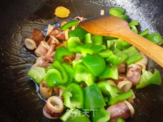青椒炒鱿鱼的做法步骤：7