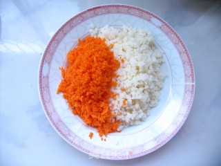 轻松自制有爱的营养早餐——鲜肉锅贴的做法步骤：2