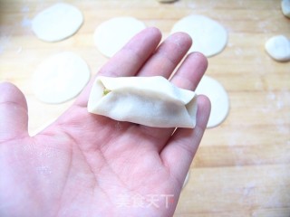 轻松自制有爱的营养早餐——鲜肉锅贴的做法步骤：9