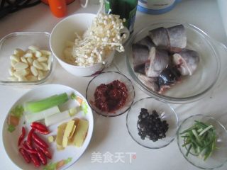 蒜香鮰鱼的做法步骤：1