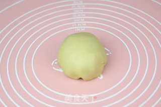 【番茄自制美食】一颗颗金黄的中式小点精灵——蛋黄酥的做法步骤：4