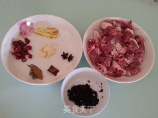 香辣豆豉鸭的做法步骤：1