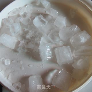 碎碎冰红糖冰凉粉的做法步骤：8