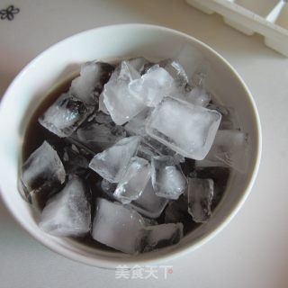 碎碎冰红糖冰凉粉的做法步骤：9