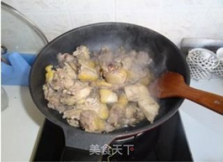 味鲜味浓夏日重磅菜出击——香菇焖鸡的做法步骤：2