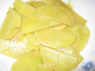 咖喱牛肉炒土豆的做法步骤：3