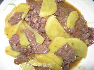 咖喱牛肉炒土豆的做法步骤：5