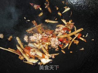 地方风味老友粉的做法步骤：5