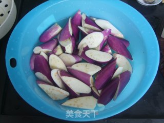 咸鱼茄瓜煲的做法步骤：3