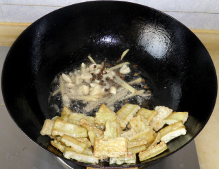 苦瓜回锅肉的做法步骤：17