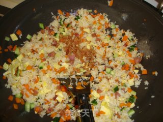 蛋炒饭——营养大集合的做法步骤：9