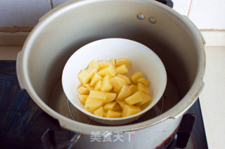 锅巴土豆的做法步骤：2