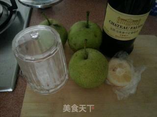 红酒炖梨的做法步骤：1