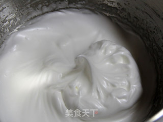 莓果酸奶戚风蛋糕的做法步骤：4