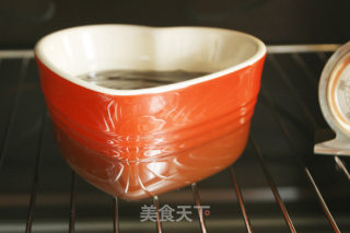 七夕情人节最具代表的暖心蛋糕——巧克力熔岩蛋糕的做法步骤：11