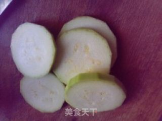 香煎西葫芦的做法步骤：1