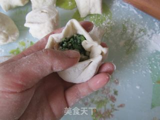 烤韭菜包的做法步骤：7