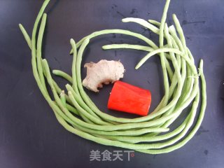 姜汁豆角的做法步骤：1