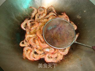 【香辣椒盐虾】-----天然的补钙食品的做法步骤：3