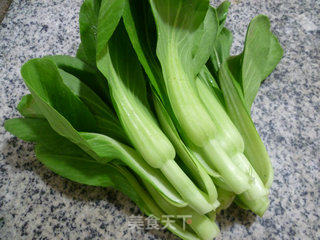 菜芯排骨年糕汤的做法步骤：1