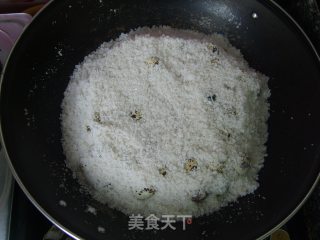 盐焗鹌鹑蛋的做法步骤：5