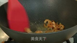 虾干焖节瓜的做法步骤：3
