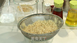 避风塘炒虾球的做法步骤：4