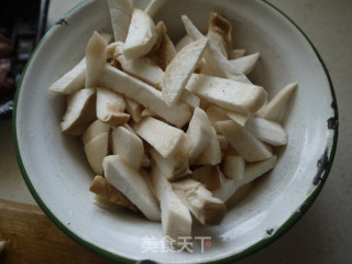 蚝油杏鲍菇肉丝的做法步骤：2