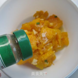 五香南瓜饼的做法步骤：2