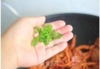 蘑菇最惹味儿的吃法——韩式炒蘑菇的做法步骤：9