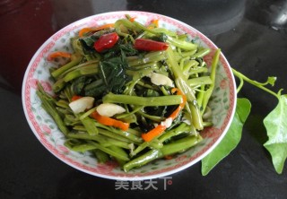 【蒜末空心菜】的做法步骤：8