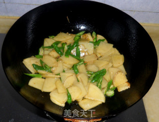 干煸尖椒土豆片的做法步骤：6