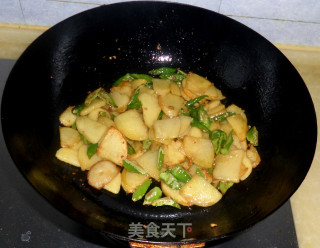 干煸尖椒土豆片的做法步骤：7