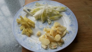 素炒油麦菜的做法步骤：1
