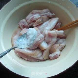 油焖香辣五花肉的做法步骤：4