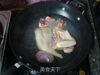 【营养靓汤】——茶树菇煲鸡的做法步骤：4